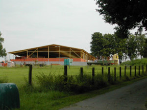 Hallenbau im Jahr 2003